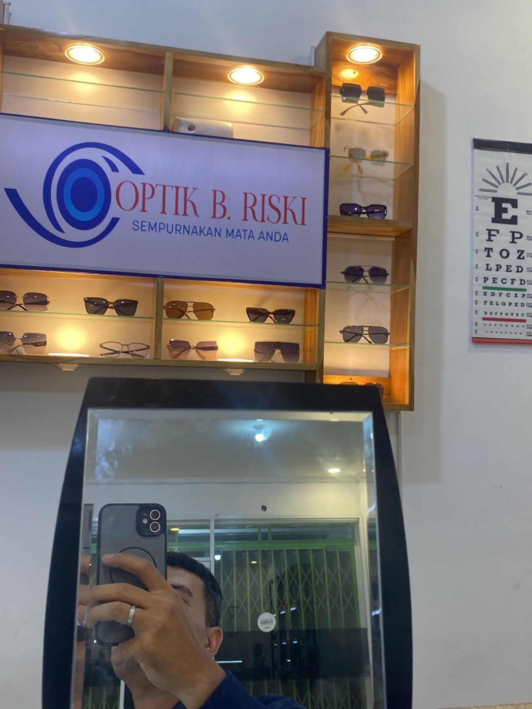 Optik B. Riski Renon
